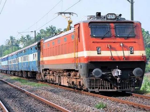 दिल्ली में प्रदर्शन के चलते रेलवे का बड़ा फैसला, मुरादाबाद मंडल की 21 ट्रेनें रद्द; यात्रा से पहले देखें सूची