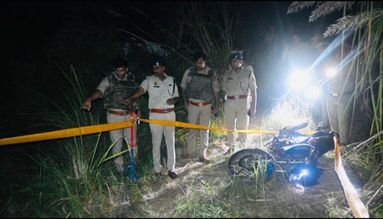 एटा में पुलिस मुठभेड़ में एक लाख का इनामी बदमाश वीरेंद्र ढेर, सिपाही सत्यपाल घायल; 53 मुकदमे थे दर्ज