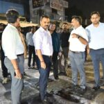 कानपुर में DM का देर रात औचक निरीक्षण! सड़क निर्माण में मिली खामियां, दीपावली से पहले काम पूरा करने के निर्देश