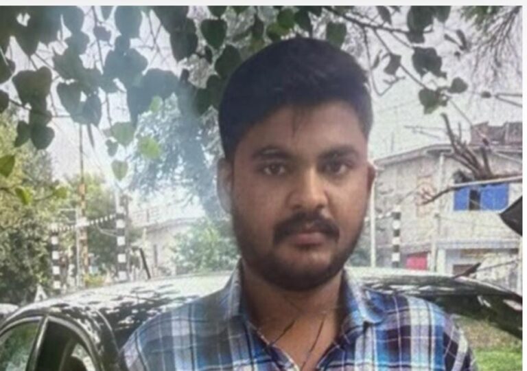 फर्रुखाबाद में तेज रफ्तार बाइक खंभे से टकराई, 22 वर्षीय लालजीत की मौत; तीन साल की बेटी के सिर से उठा पिता का साया