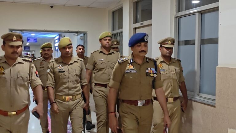 वाराणसी में सिपाही को गोली मारने वाले तीन कथित असलहा तस्कर गिरफ्तार: अलग-अलग मुठभेड़ों में दो बदमाशों के पैर में लगी गोली, हथियार बरामद