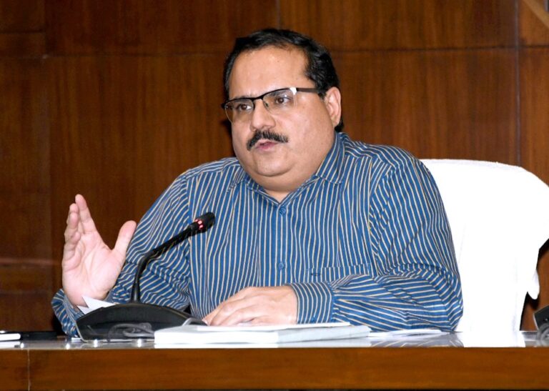 यूपी में मतदाता सूची पुनरीक्षण से जुड़े अधिकारियों के तबादलों पर रोक, 12 नवंबर से 4 जनवरी तक लागू रहेगा आदेश