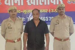 मुजफ्फरनगर में खालापार पुलिस की दोहरी कार्रवाई, तमंचे-कारतूस के साथ दानिश गिरफ्तार; 2007 के चोरी केस में वारंटी शमशाद भी पकड़ा गया