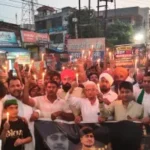 रोहन राठी को इंसाफ दिलाने सड़कों पर उमड़ा जनसैलाब, कैंडल मार्च में गूंजे नारे; परिजन बोले- CBI जांच से ही सामने आएगा पूरा सच