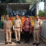 मुजफ्फरनगर में त्योहारों से पहले पुलिस का बड़ा एक्शन, पिकअप से 380 किलो अवैध पटाखे बरामद; सहारनपुर का 20 वर्षीय युवक गिरफ्तार