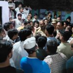गाजियाबाद में विवाहिता की मौत के बाद मुजफ्फरनगर में ससुराल के बाहर शव रखकर हंगामा, गिरफ्तारी की मांग पर अड़े परिजन