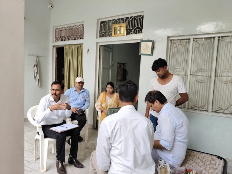 नवरात्र से पहले मुजफ्फरनगर में खाद्य विभाग का छापा! डेयरी से 20 किलो घी सीज, दूध-मक्खन समेत 7 नमूने जांच को भेजे