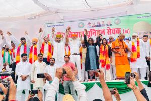मुजफ्फरनगर महापंचायत में रोहिणी घावरी का चंद्रशेखर आजाद पर निशाना, चुनाव लड़ने के दिए संकेत