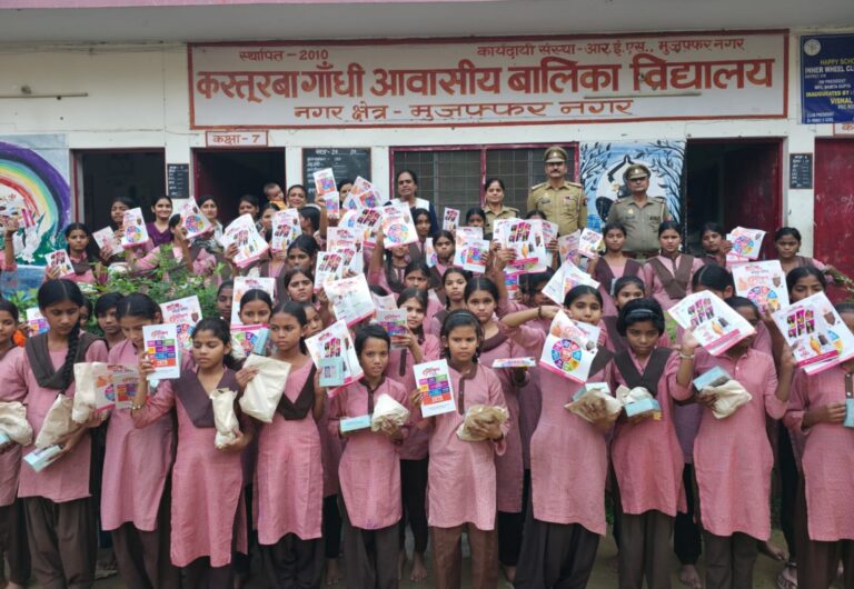 मुजफ्फरनगर में मिशन शक्ति 6.0 की पहल, छात्राओं को महिला सुरक्षा और साइबर अपराध से बचाव के गुर सिखाए